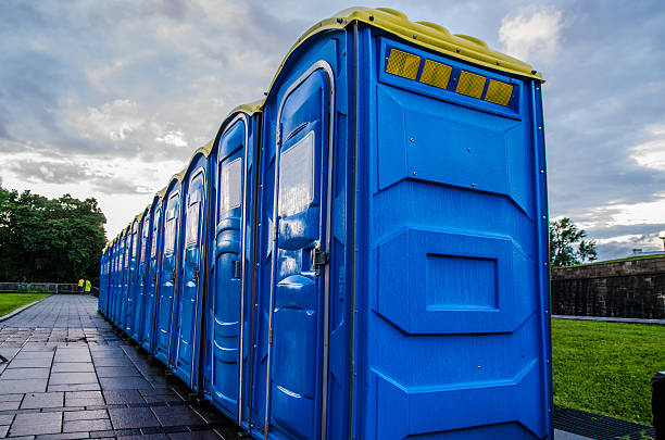 Porta potty delivery and setup in Avalon, CA
